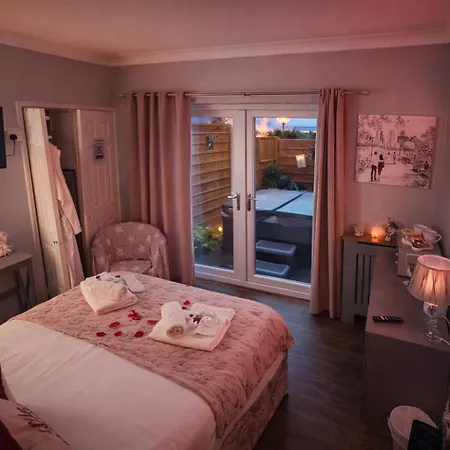 The Mayfair Lodge & Family Suite-2
